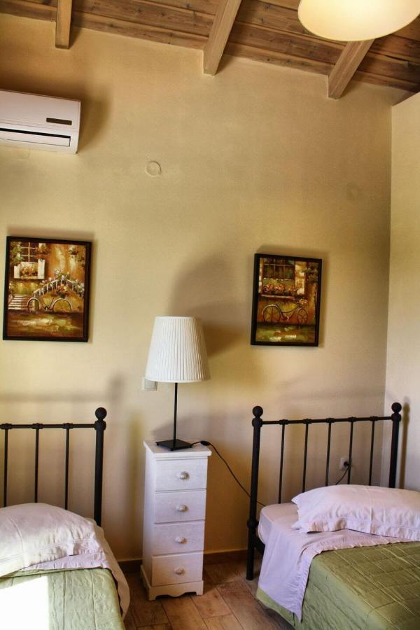 Villa Cottage Kantrillies Fokata Ngoại thất bức ảnh